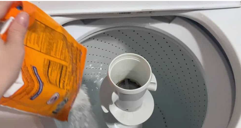 How to Clean a Washing Machine with Baking Soda and Bleach